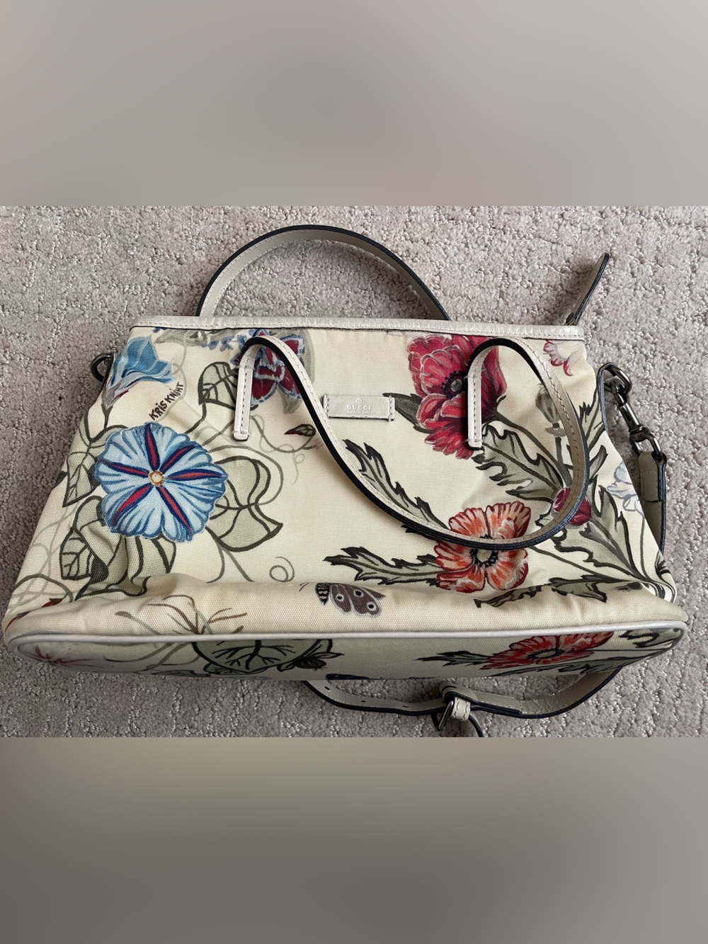 Gucci Cream Shoulder Bag with Multicolor Floral Motif